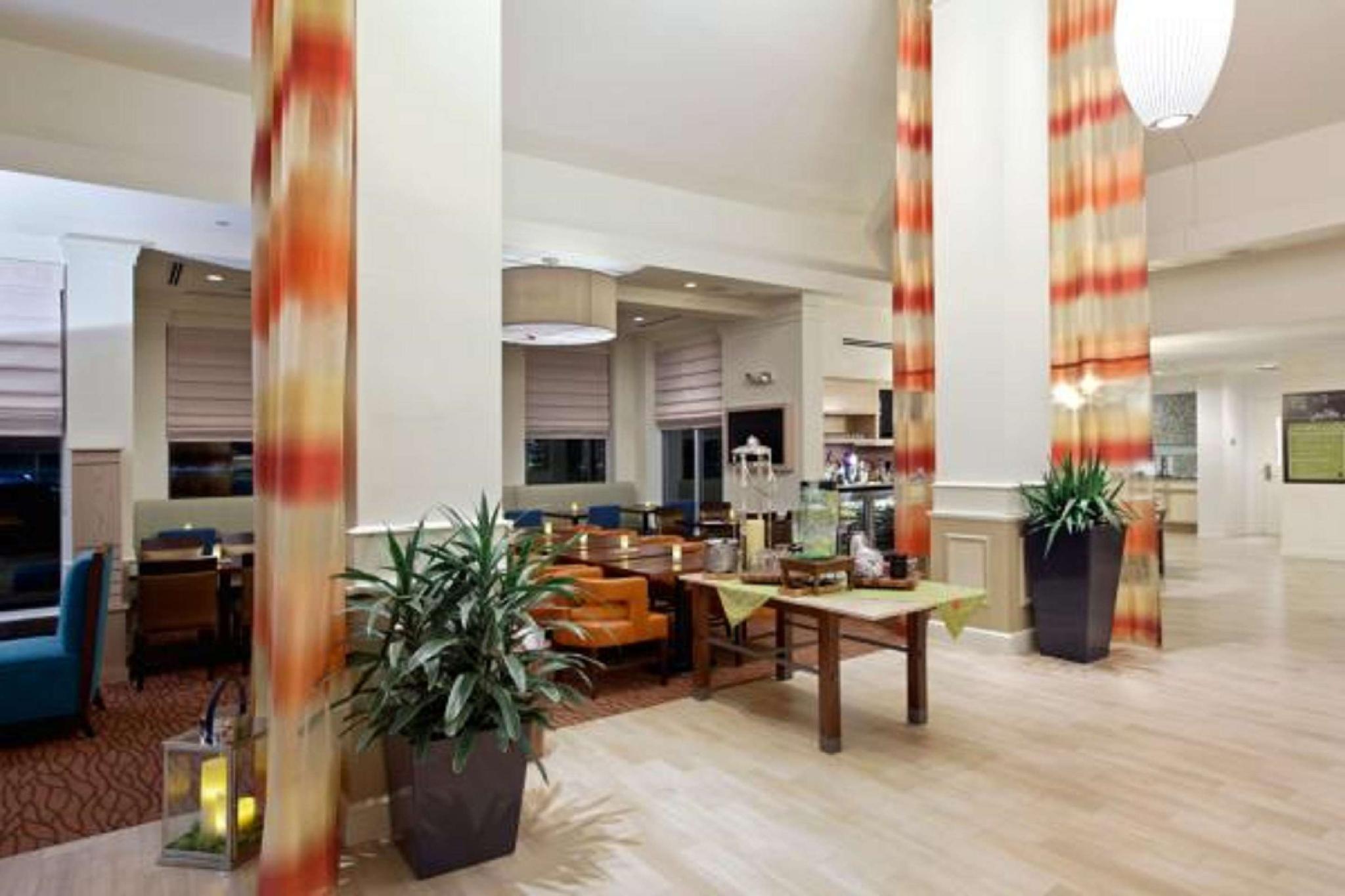 Hilton Garden Inn Гилрой Экстерьер фото