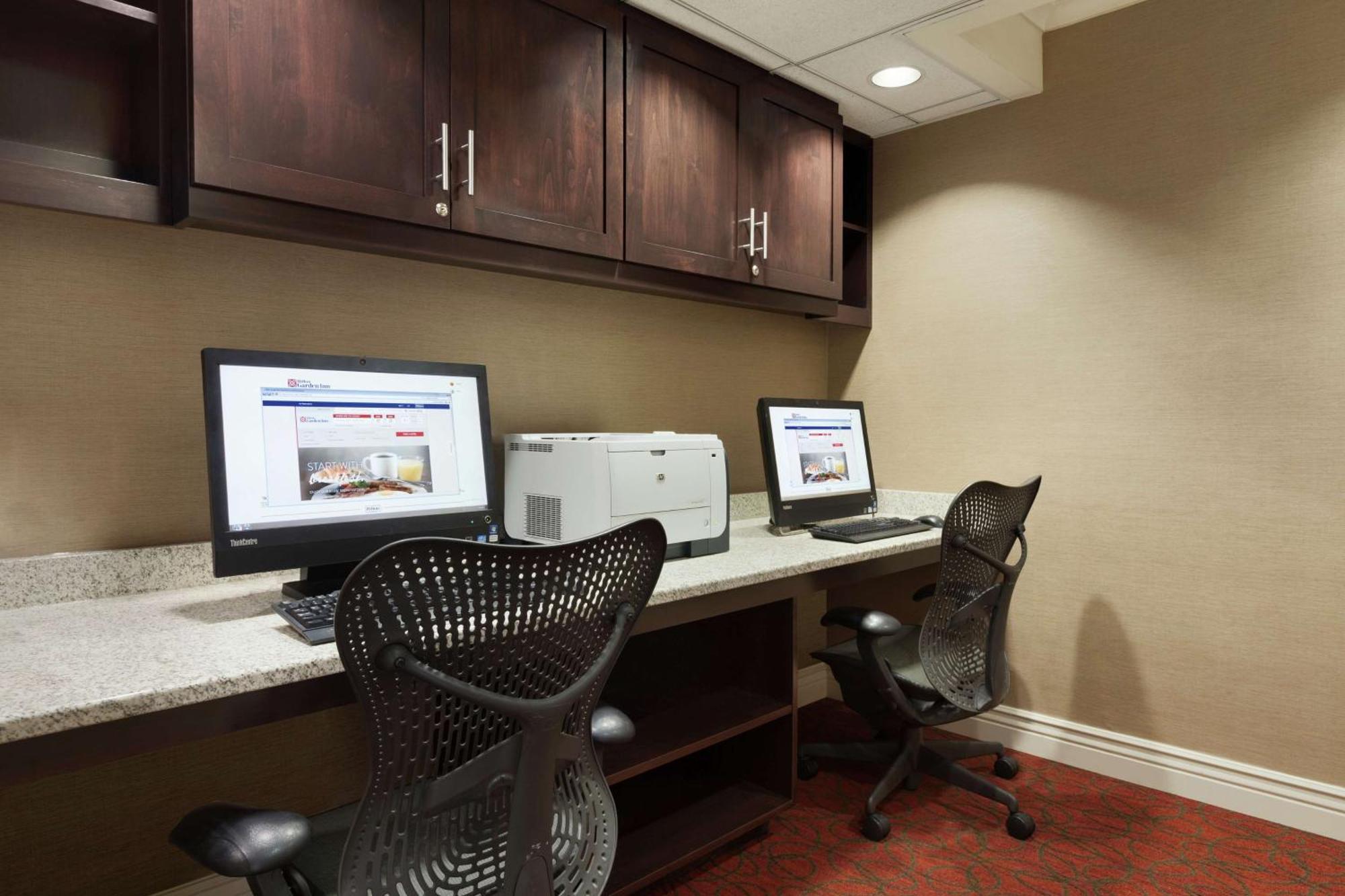 Hilton Garden Inn Гилрой Экстерьер фото