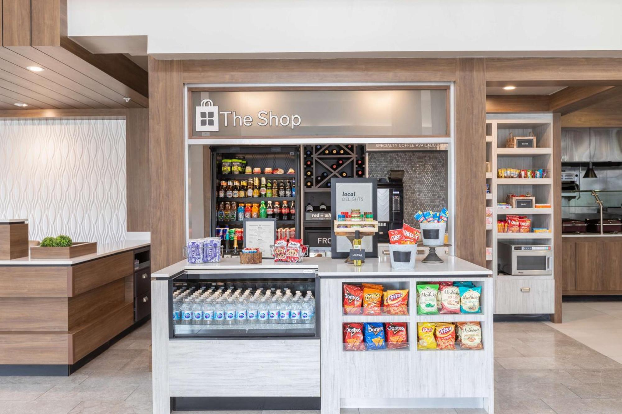 Hilton Garden Inn Гилрой Экстерьер фото