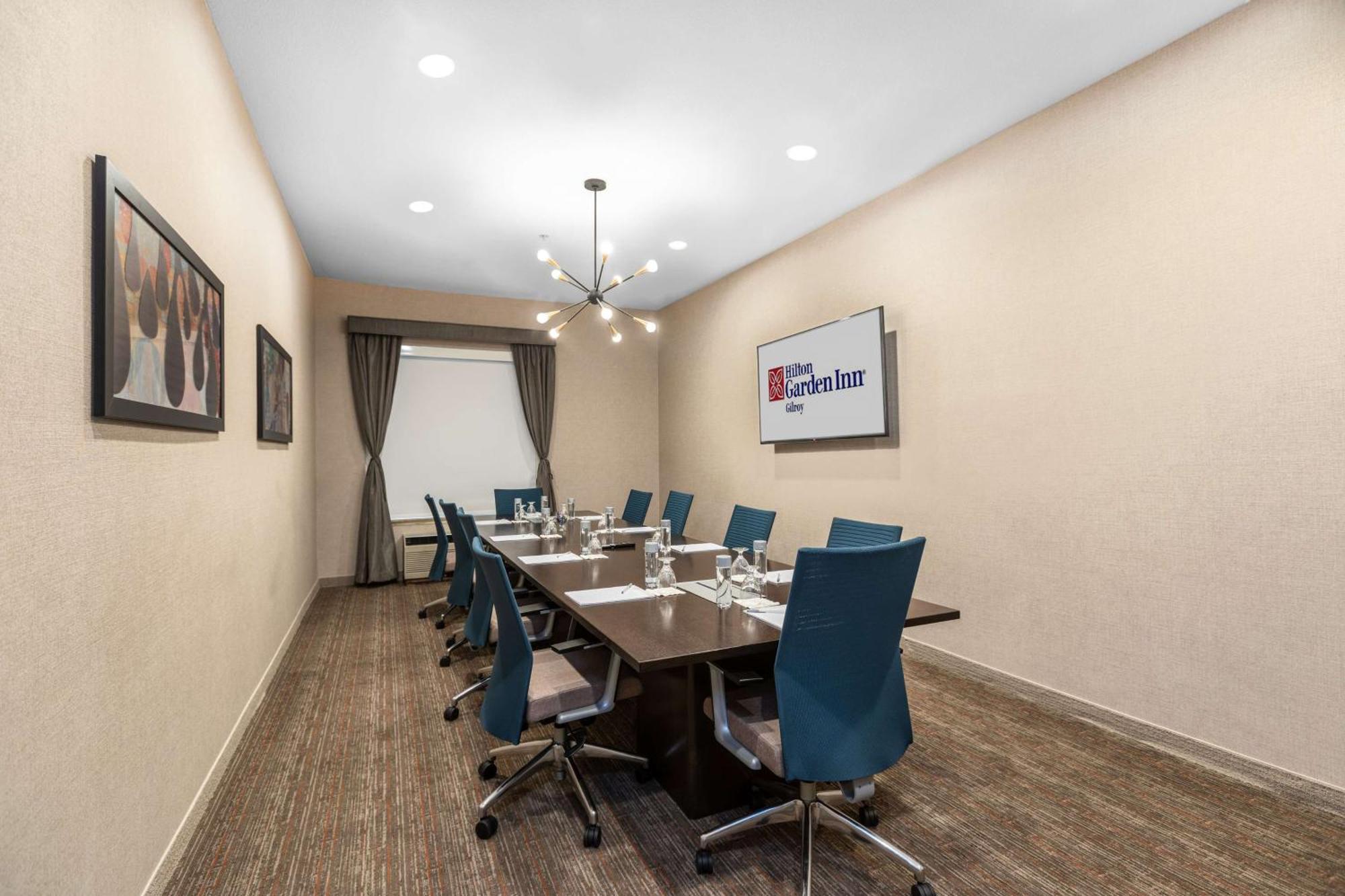 Hilton Garden Inn Гилрой Экстерьер фото