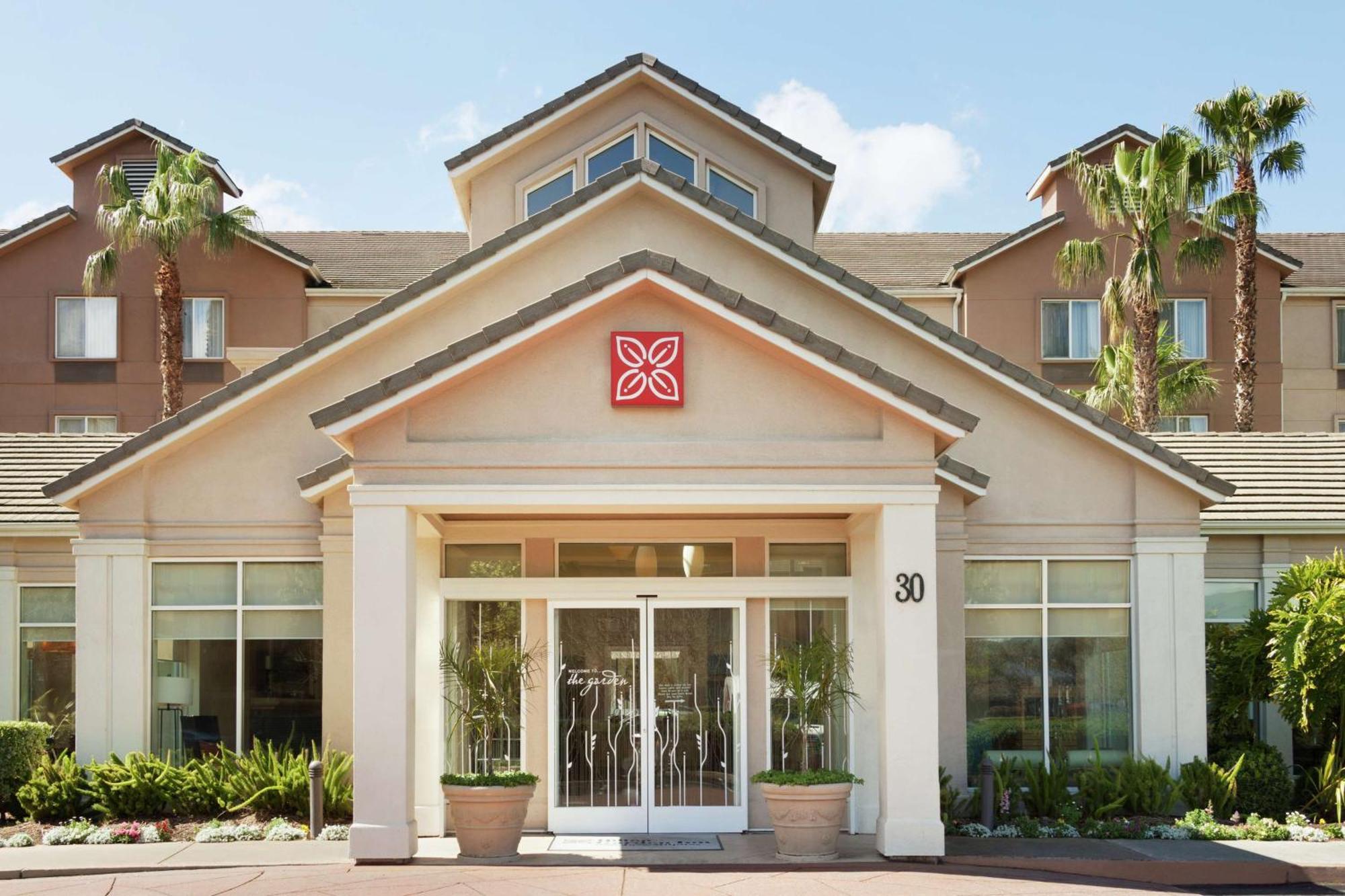 Hilton Garden Inn Гилрой Экстерьер фото
