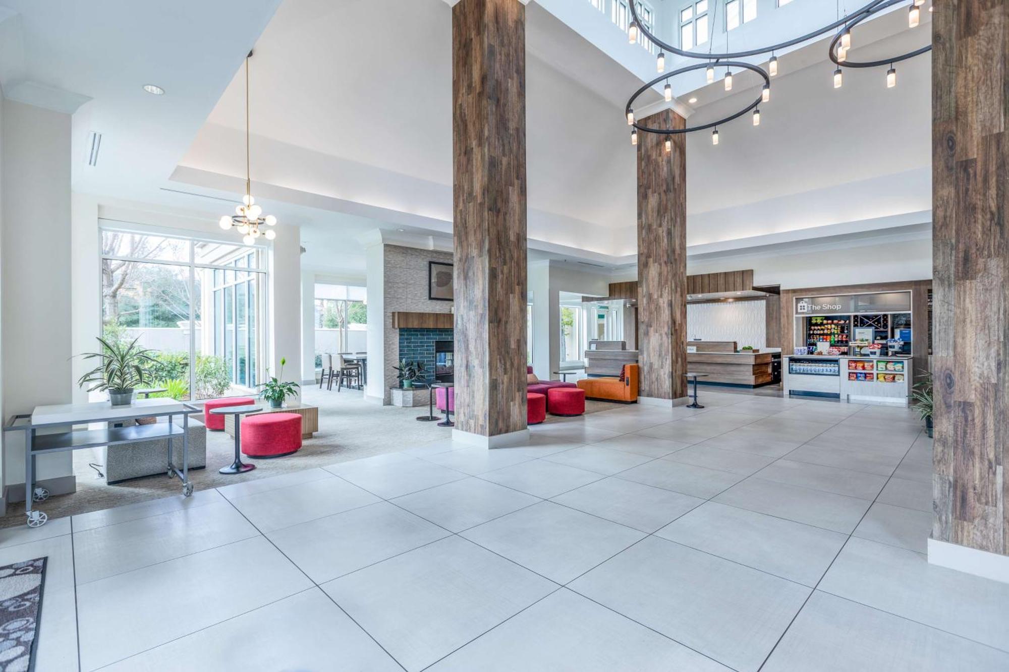 Hilton Garden Inn Гилрой Экстерьер фото