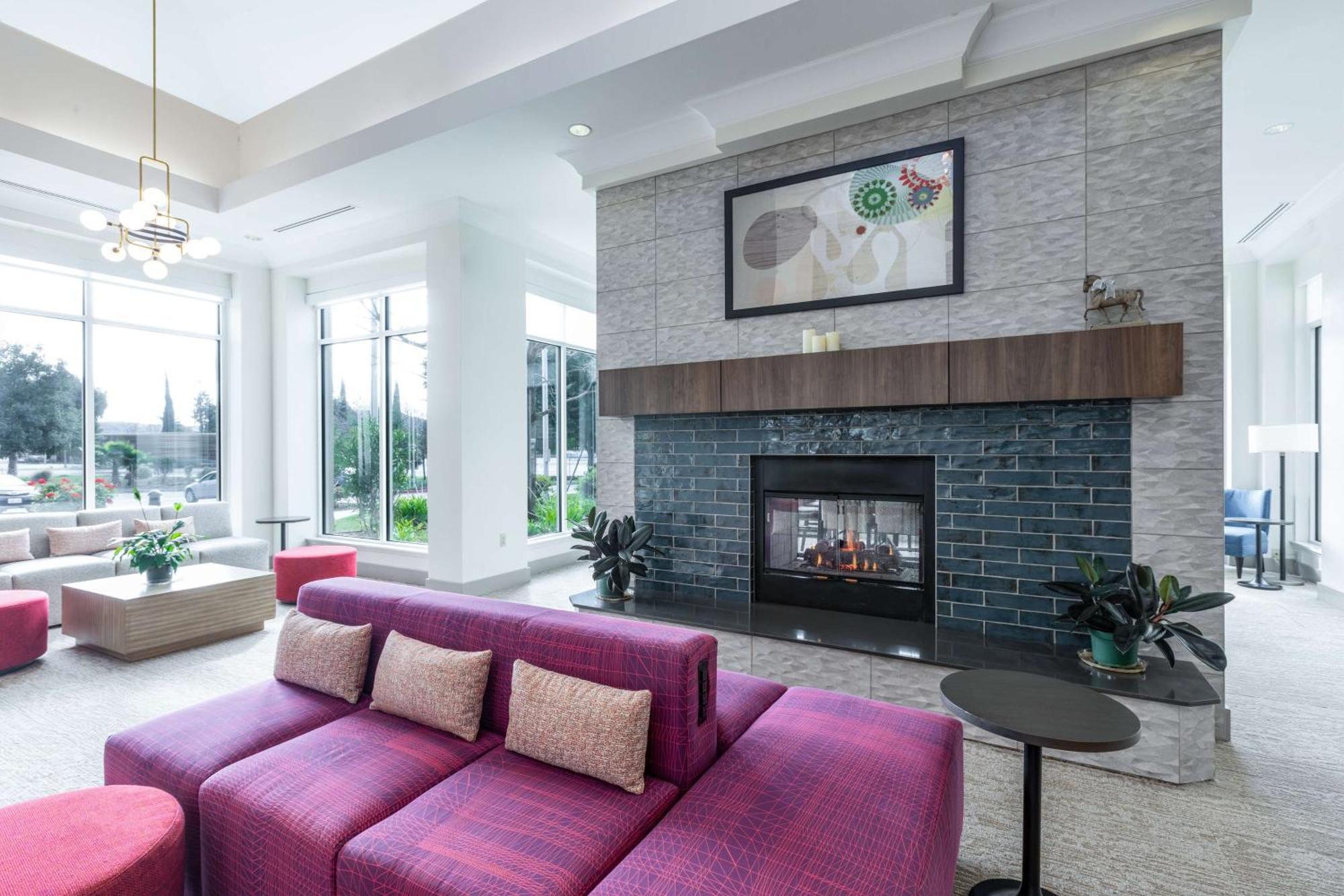 Hilton Garden Inn Гилрой Экстерьер фото