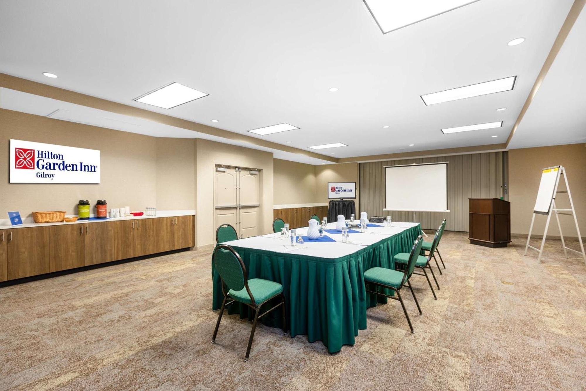 Hilton Garden Inn Гилрой Экстерьер фото